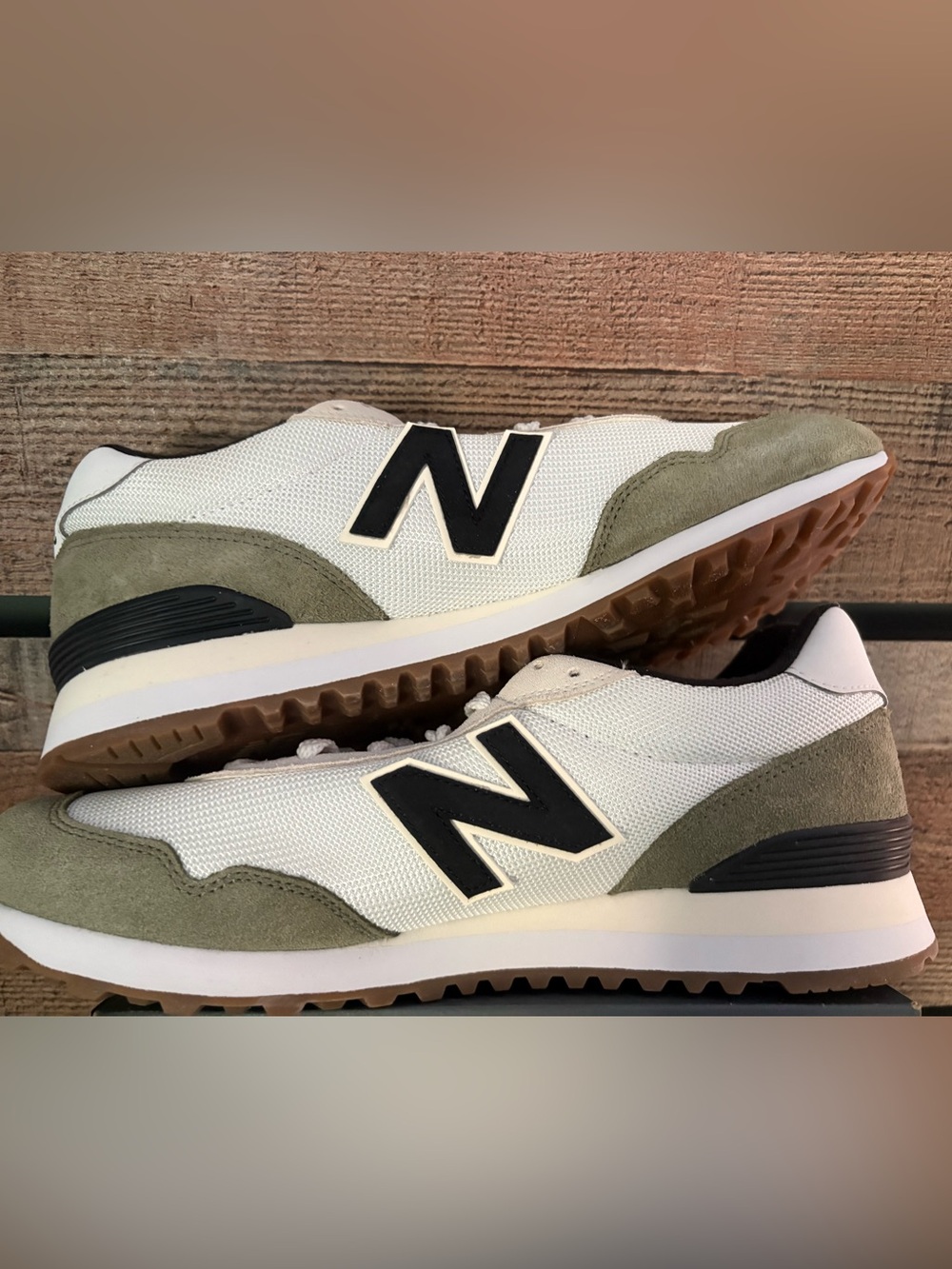 New Balance Men's White and Olive Green Retro Runner Sneakers